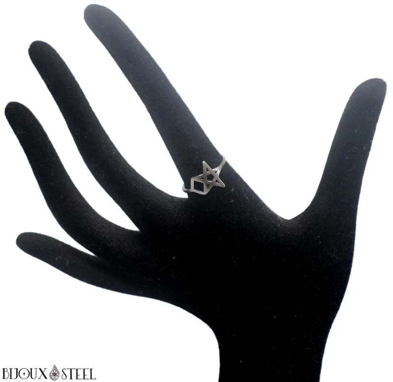 Bague à étoile argentée en acier chirurgical