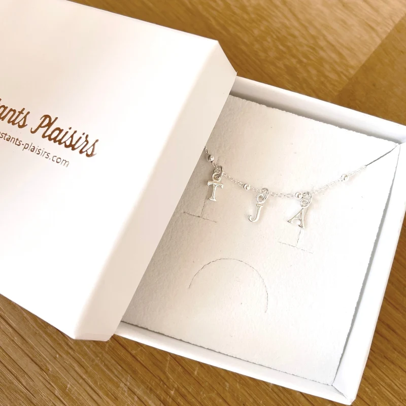 Collier "Initial" argent