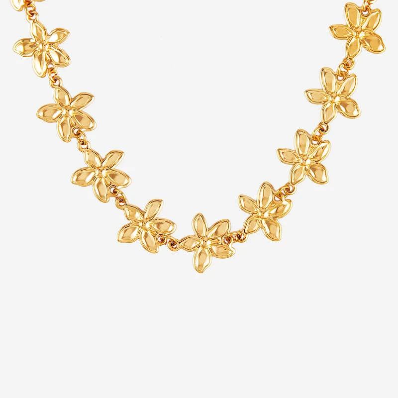 Collier avec fleur reliée