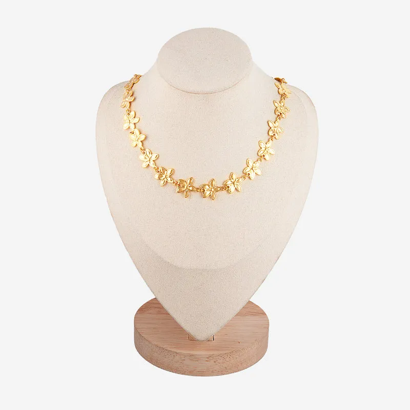 Collier avec fleur reliée