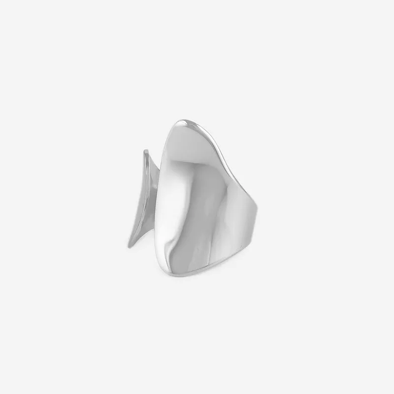 Bague asymétrique à la forme originale