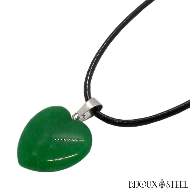 Collier à pendentif cœur en pierre de jade de malaisie