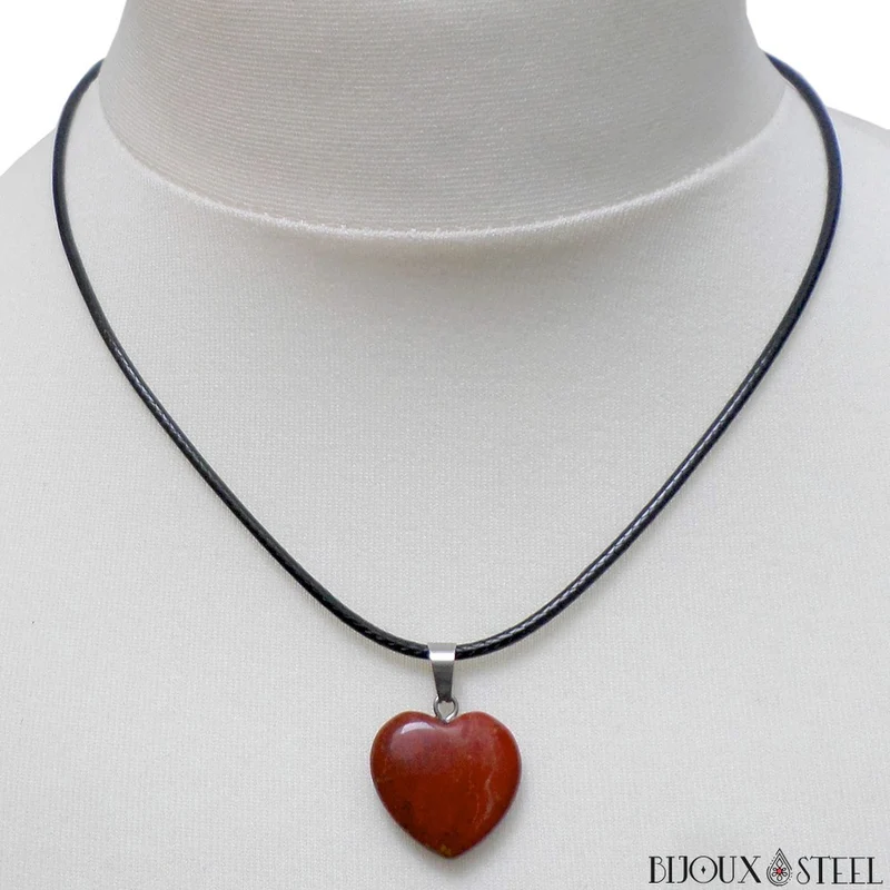 Collier à pendentif cœur en pierre de jaspe rouge