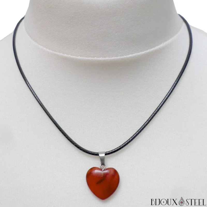 Collier à pendentif cœur en pierre d'agate rouge