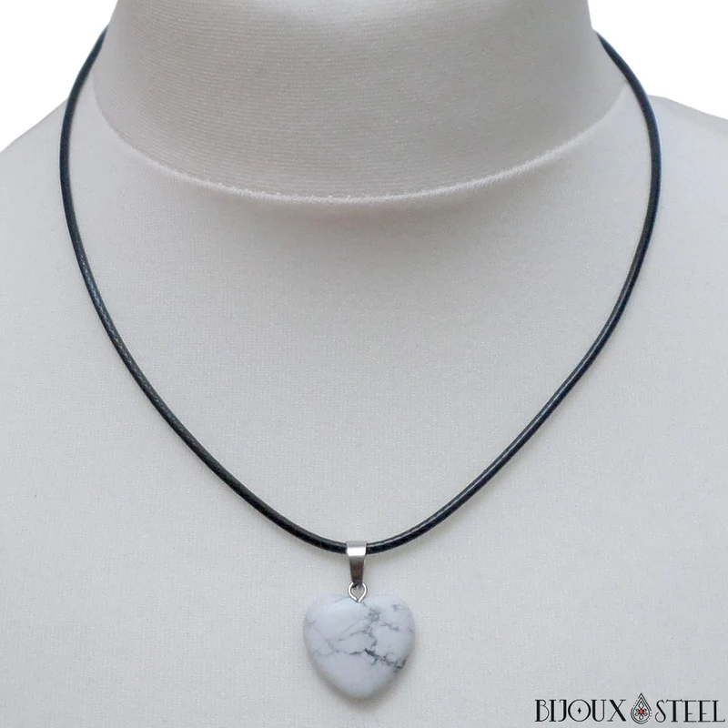 Collier à pendentif cœur en pierre d'howlite