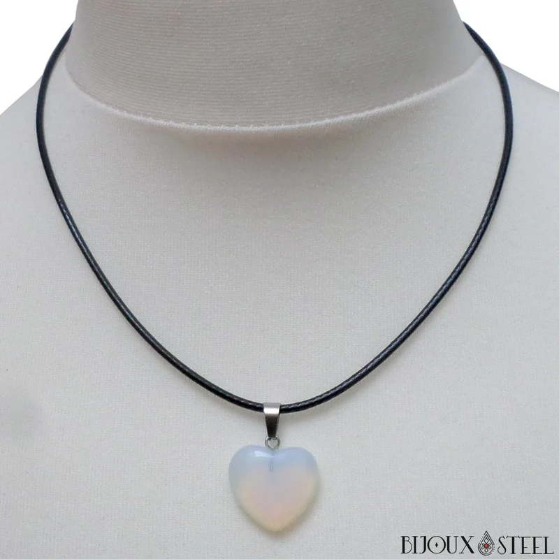 Collier à pendentif cœur en opaline artificielle