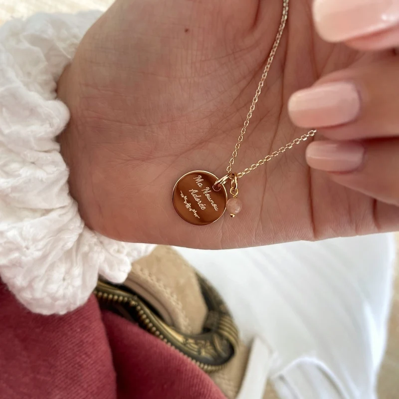 Collier "Nounou adorée" plaqué or