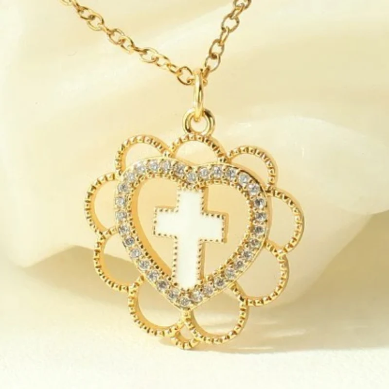 Collier Croix Blanche Cœur