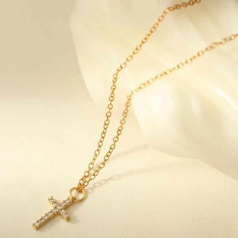 Collier Petite Croix Diamant