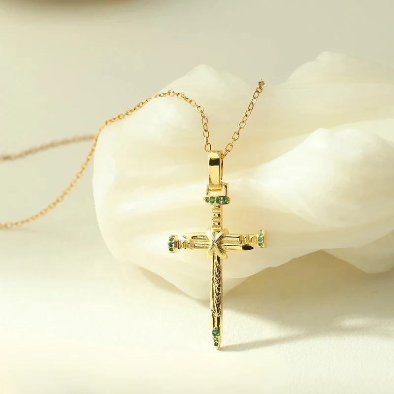 Collier Croix Épée