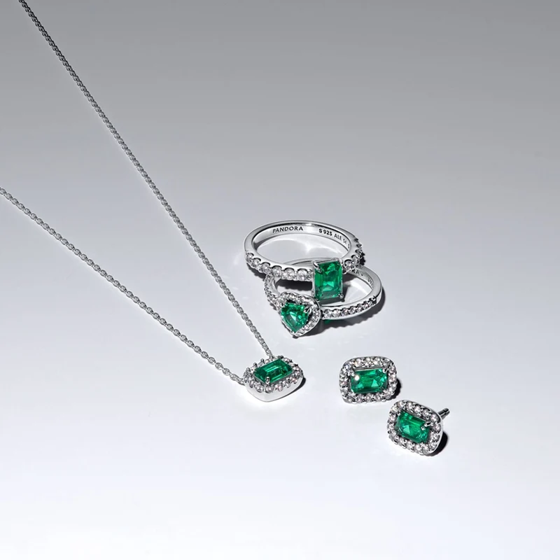 Pandora Timeless Bague Halo Rectangulaire Vert Scintillant 194506C01