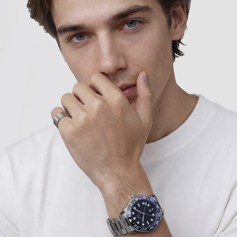 Daniel Wellington Iconic Link Lunette Céramique Noire et Bleue Montre Homme DW00100921