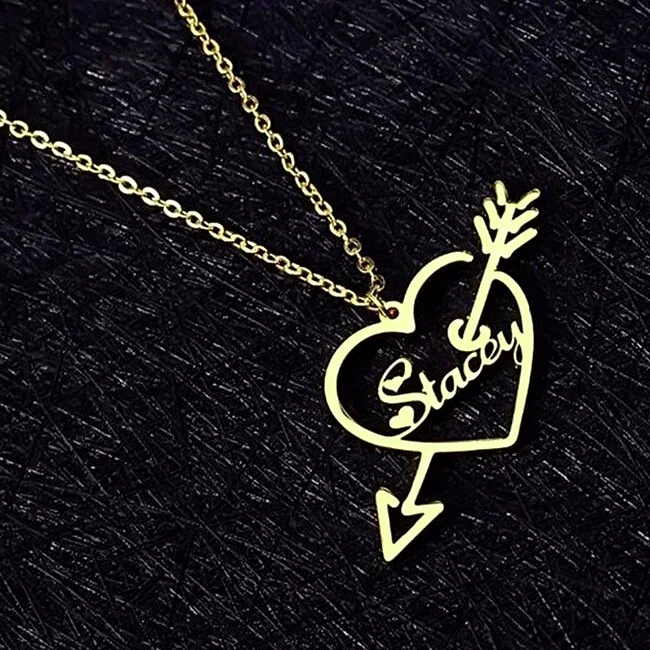 Collier cœur et sa flèche de l'amour à prénom personnalisé en acier chirurgical