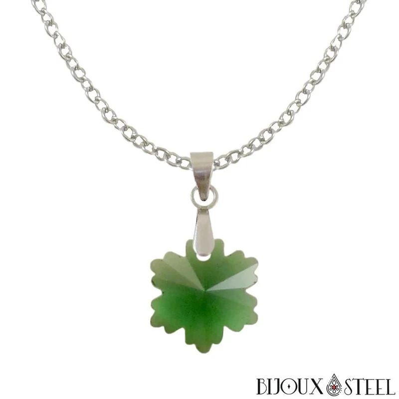 Collier à pendentif flocon de neige en verre