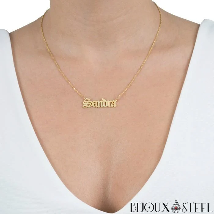 Collier vieil anglais à prénom personnalisable en acier chirurgical