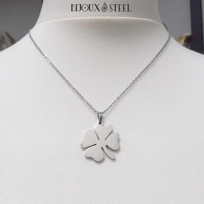 Collier à pendentif trèfle à quatre feuilles en acier inoxydable
