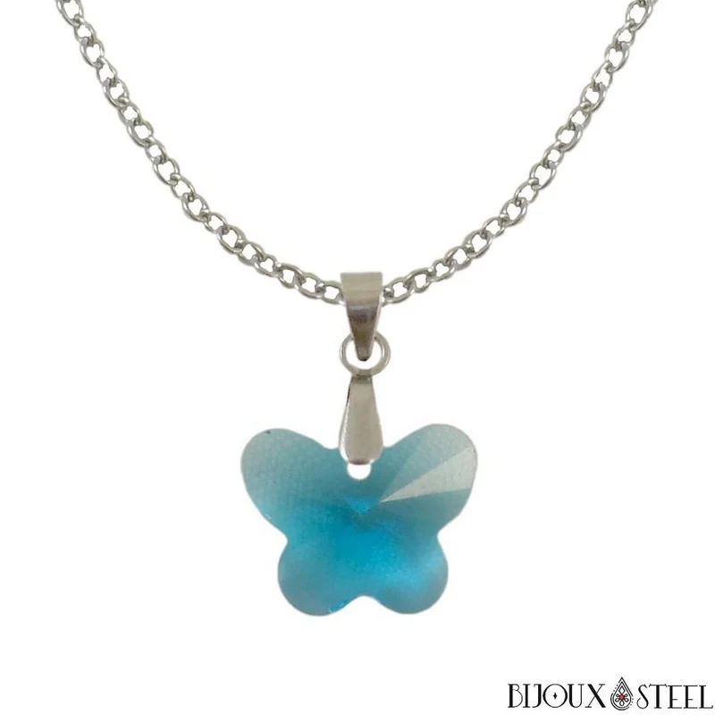 Collier à pendentif papillon en verre