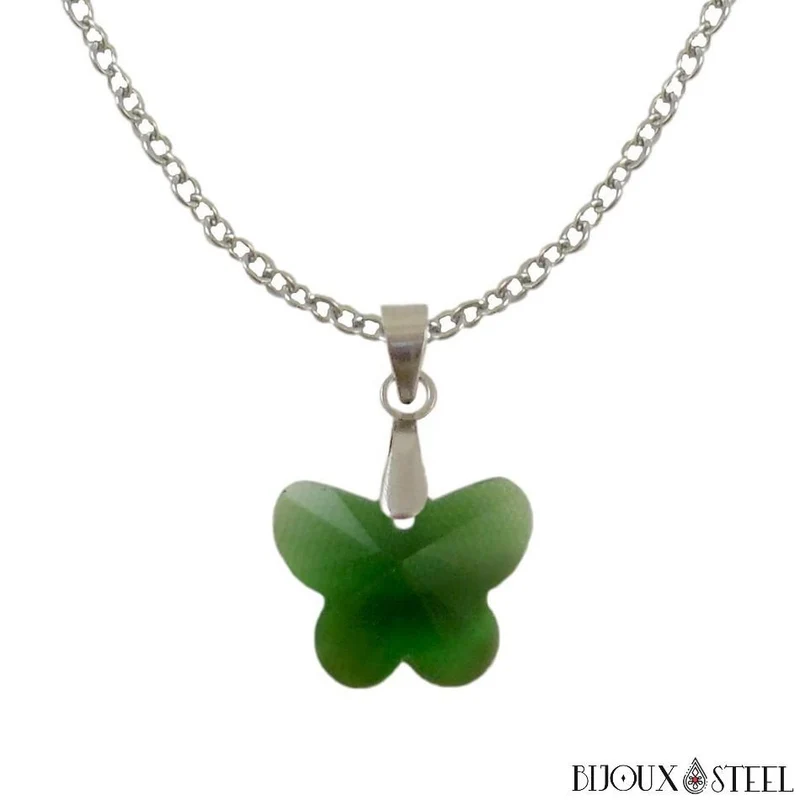 Collier à pendentif papillon en verre