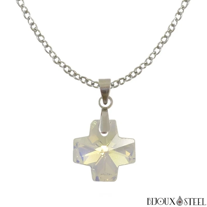 Collier à pendentif croix en verre