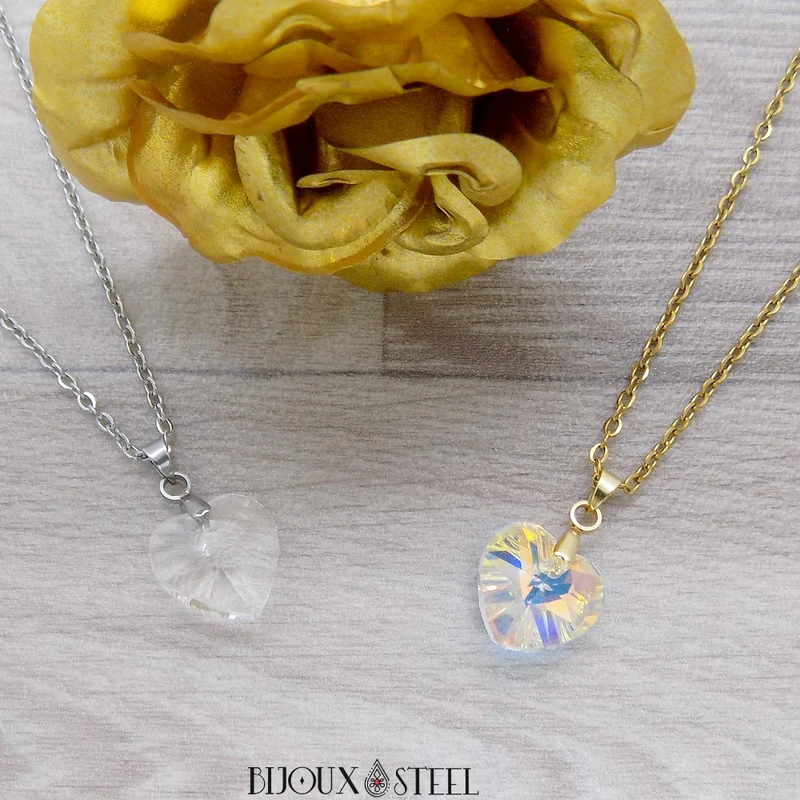 Collier à pendentif cœur en verre