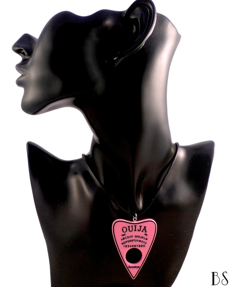 Collier à pendentif goutte et planche de ouija
