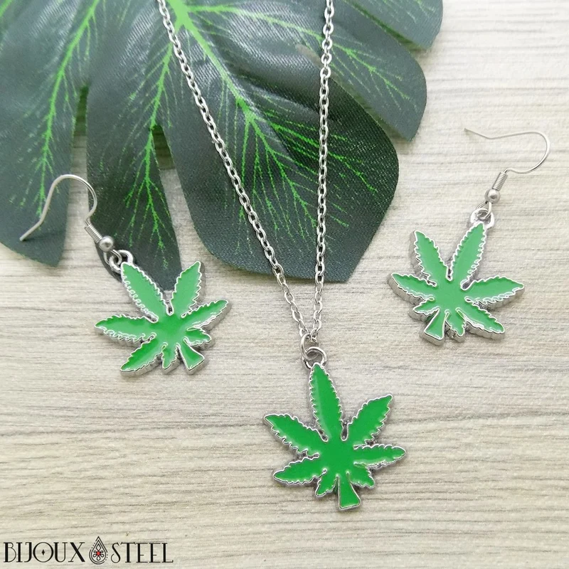Collier à pendentif feuille de cannabis verte et argentée