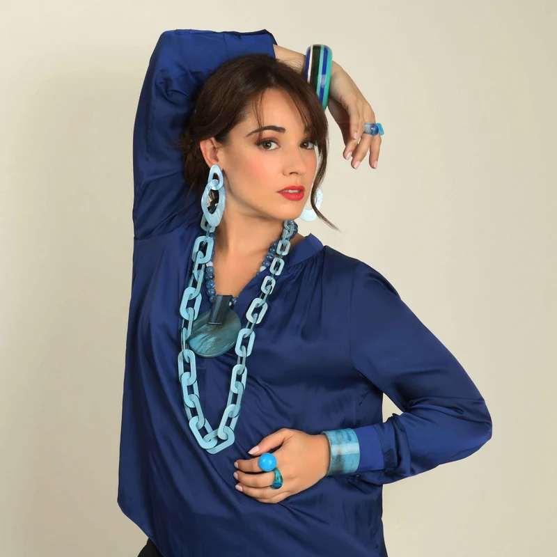 Bague Mina en Lucite bleue transparente