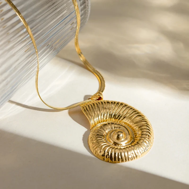 Collier Gros Coquillage Spirale