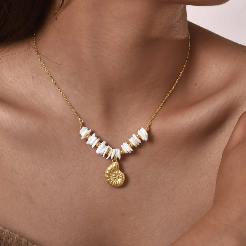 Collier Pendentif Coquillage Pierre Blanche