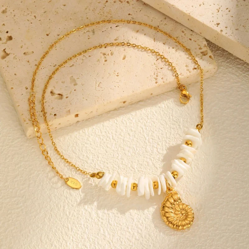 Collier Pendentif Coquillage Pierre Blanche