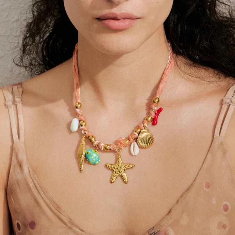 Collier Tissu Pendentif Coquillage