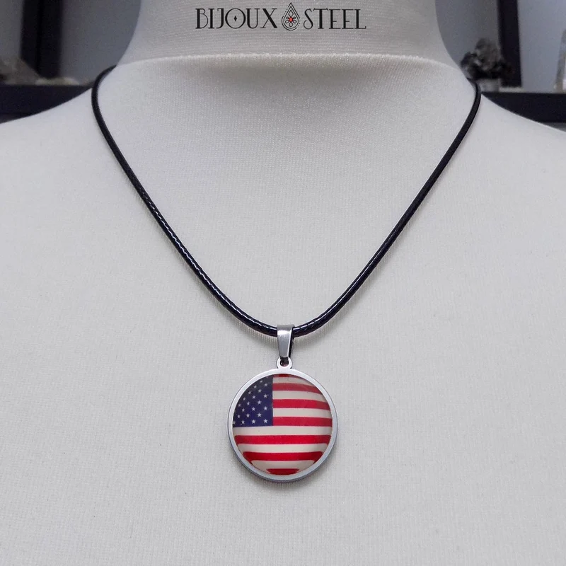 Collier à pendentif drapeau des États-Unis