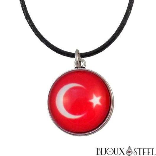 Collier à pendentif drapeau de la Turquie