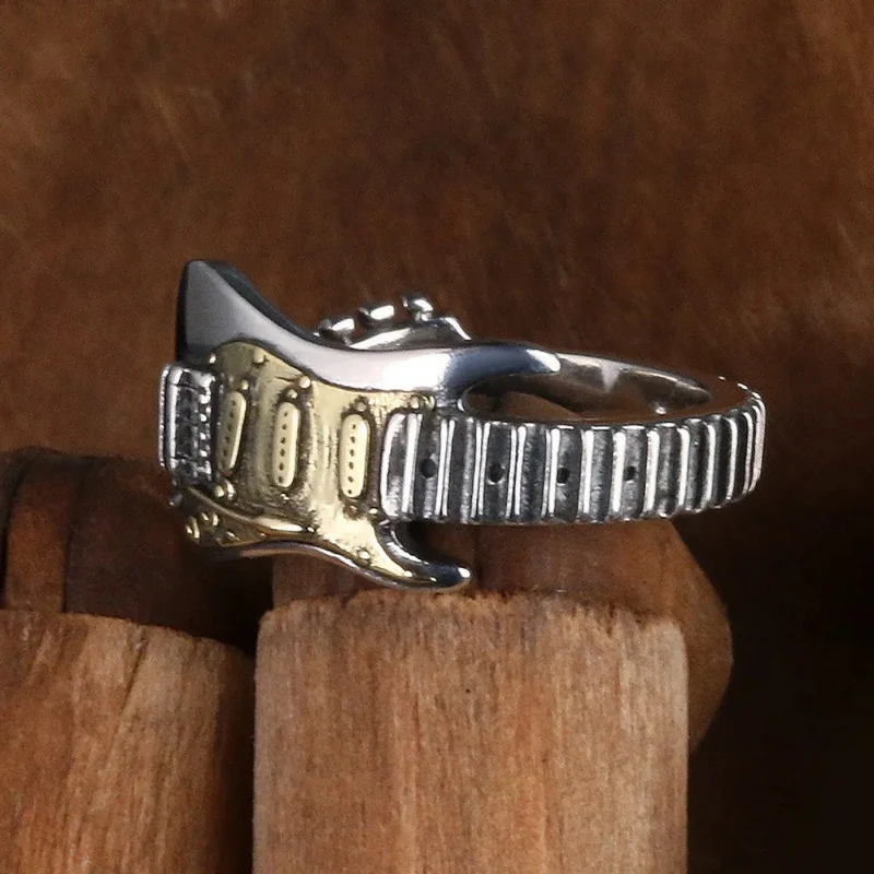 Bague en Forme de Guitare