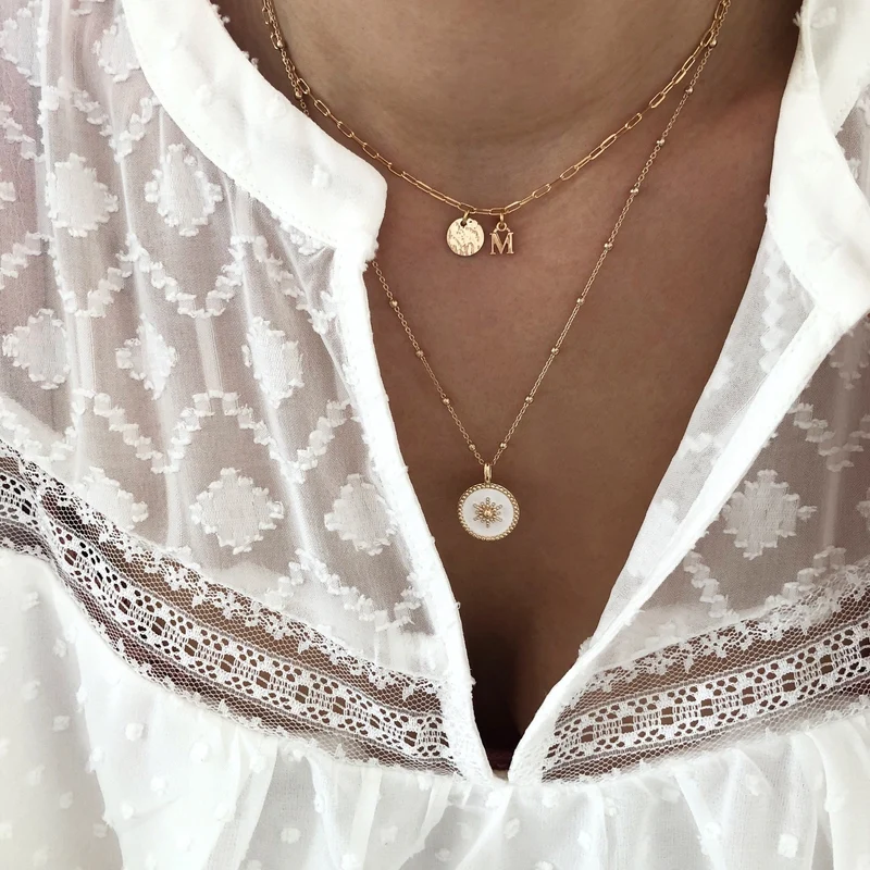 Collier "Idylle" médaille martelée plaqué or