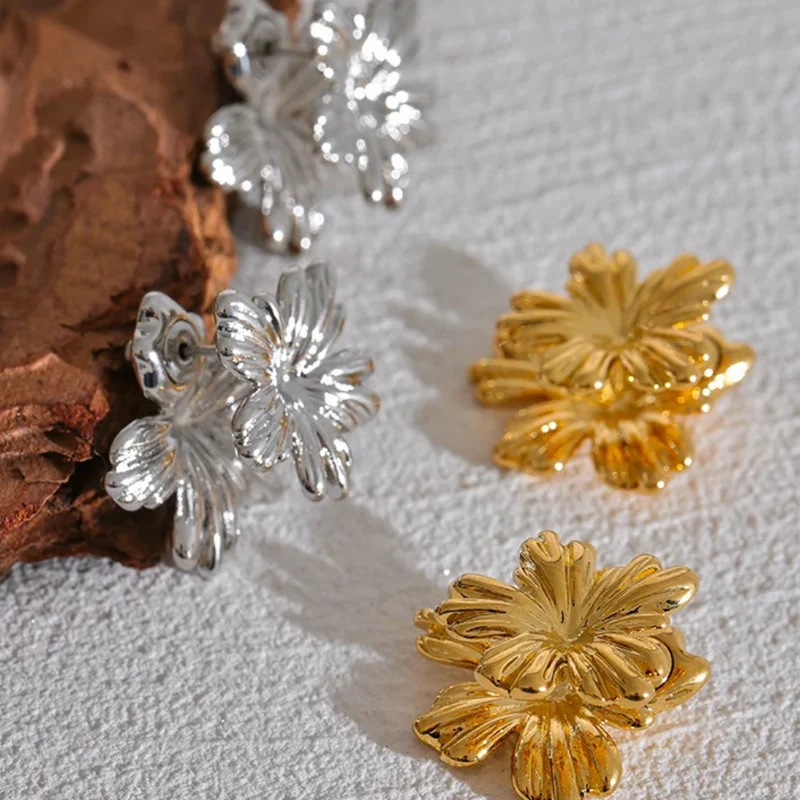 Boucles d'Oreilles Fleur Relief