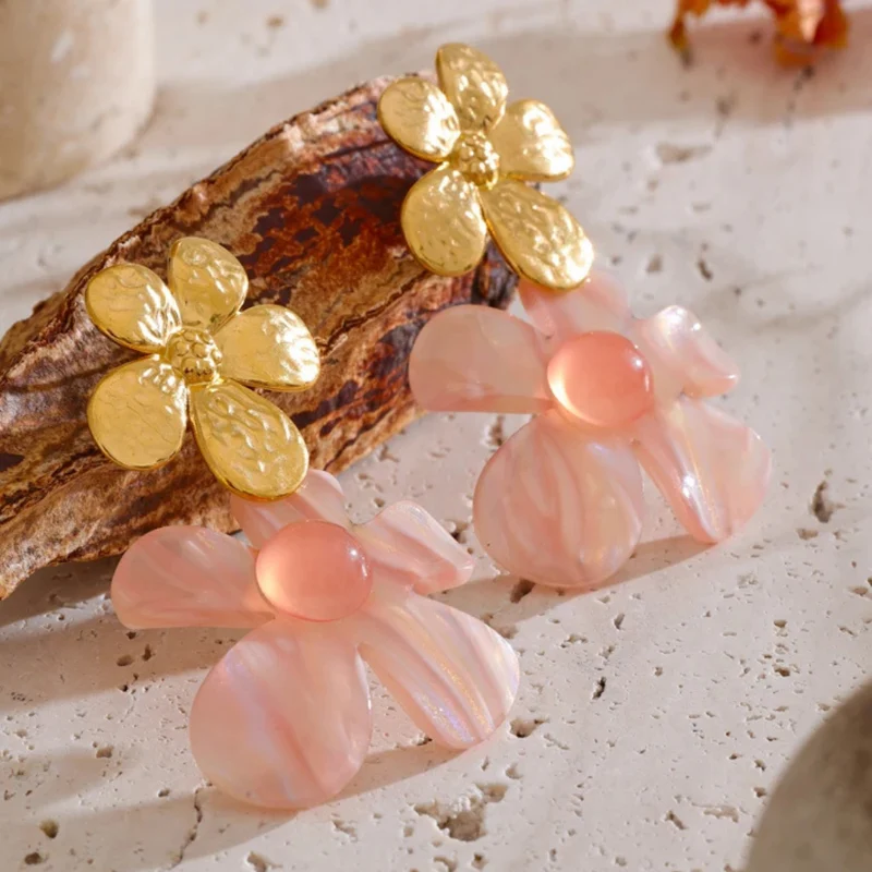 Boucles d'Oreilles Fleur Pendante Or et Rose