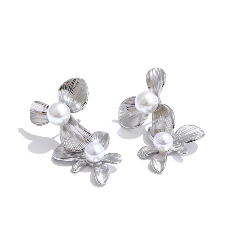 Boucles d'Oreilles Fleur Élégante