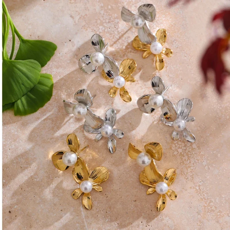 Boucles d'Oreilles Fleur Élégante