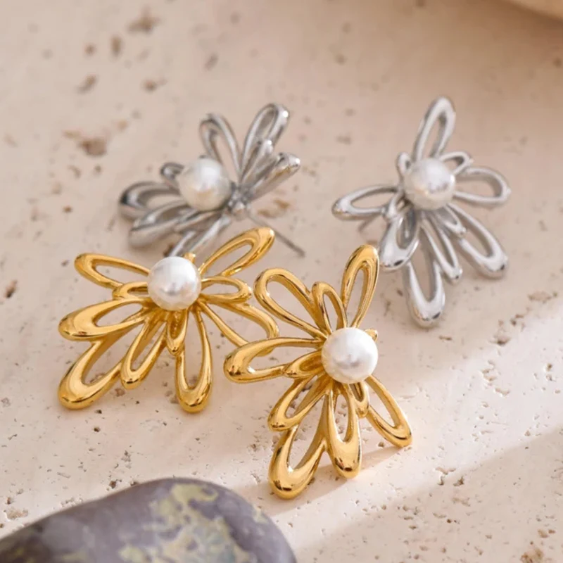 Boucles d'Oreilles Fleur Moderne