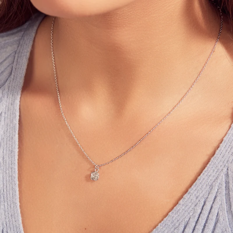 Karma Femmes Collier Argent T233