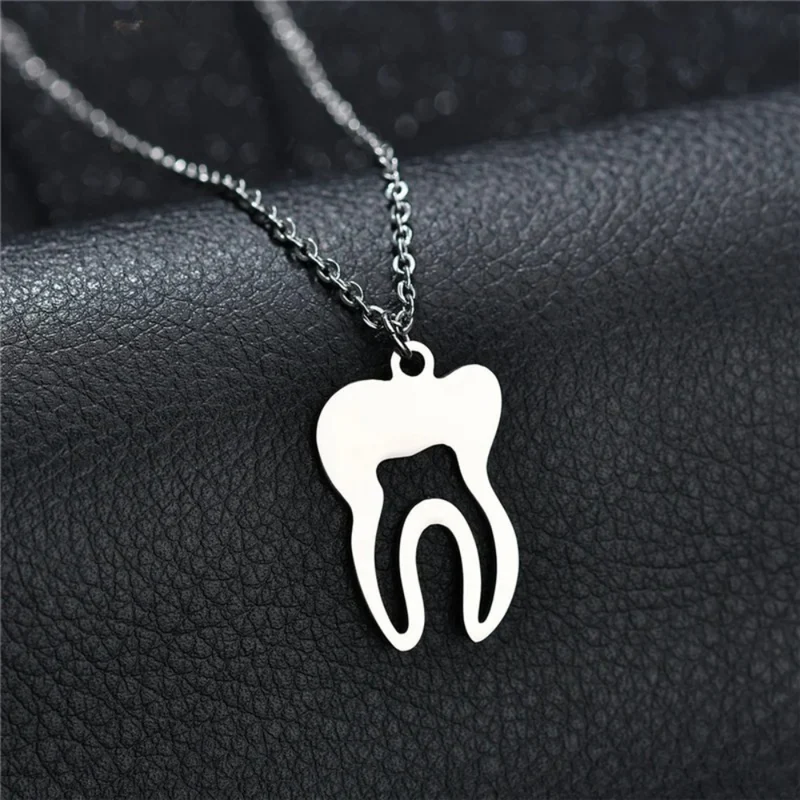 Collier Pendentif Dent