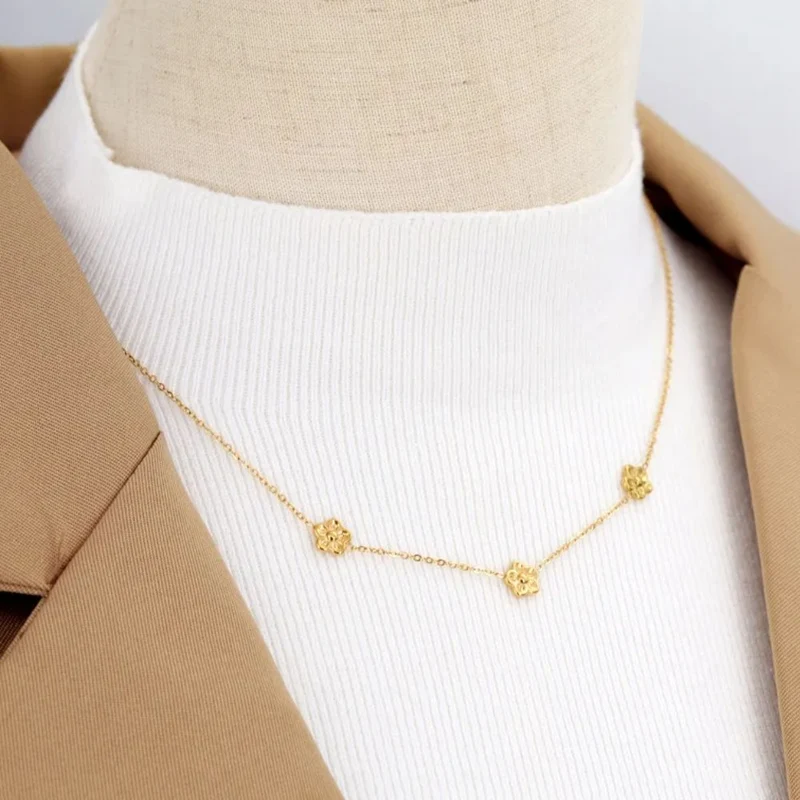 Collier Fleur Discret