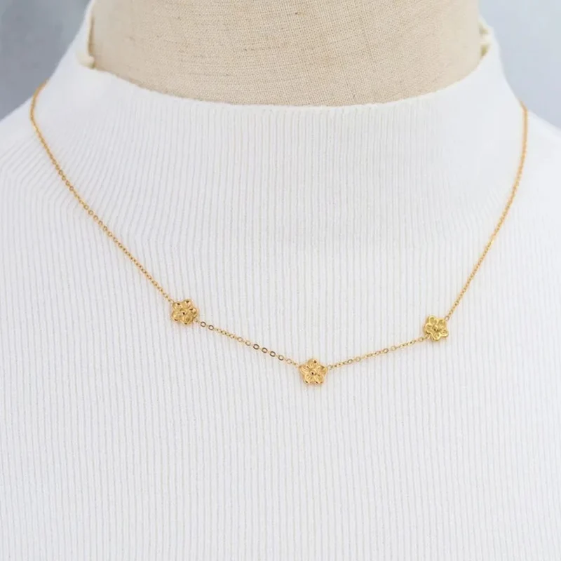 Collier Fleur Discret