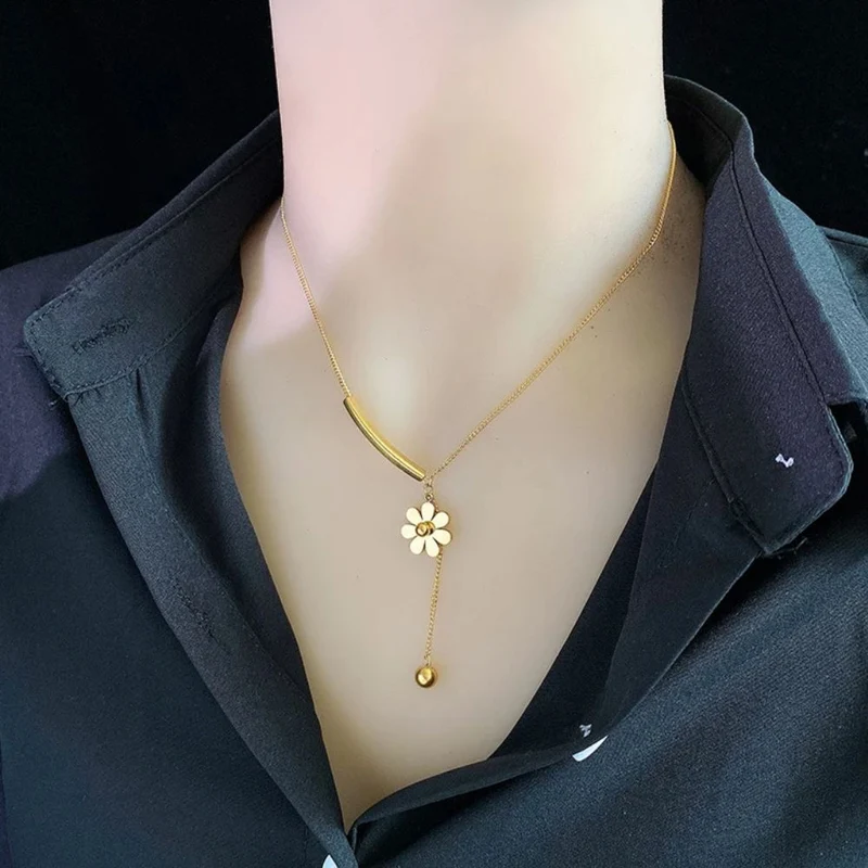Collier Fleur Univers