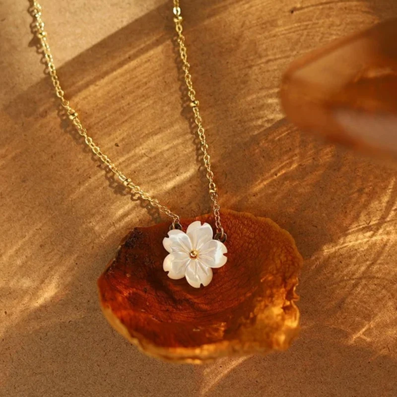 Collier Fleur Fleur Blanche