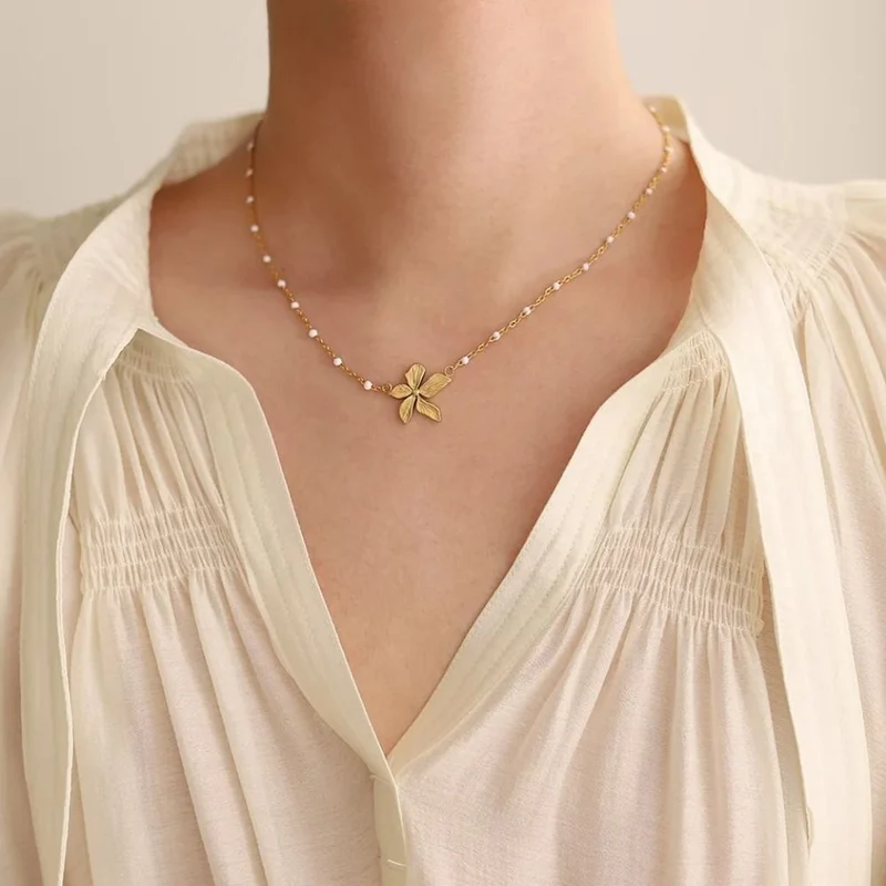 Collier Fleur Victoria