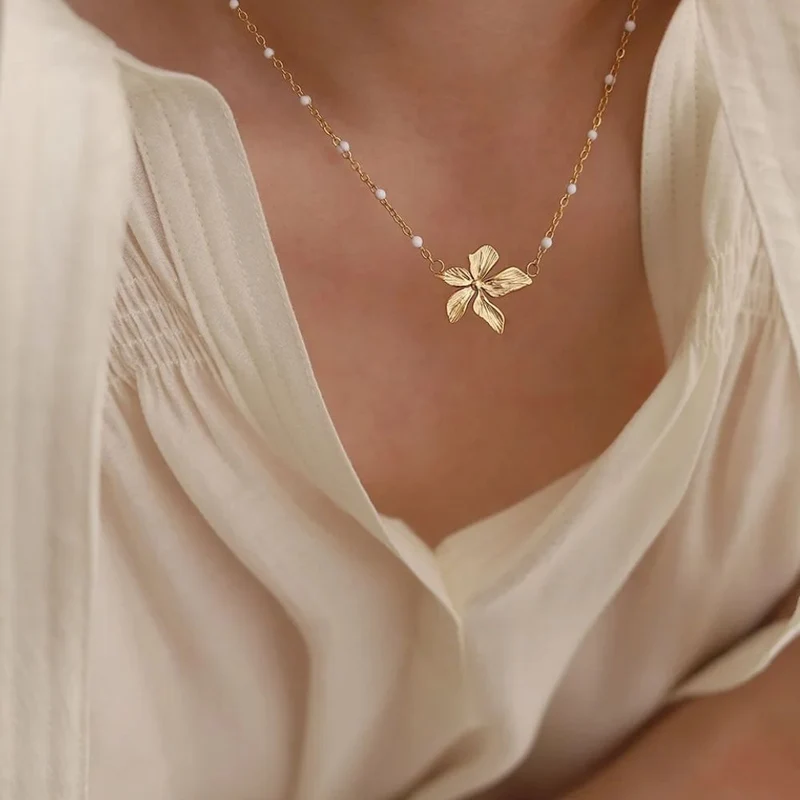 Collier Fleur Victoria