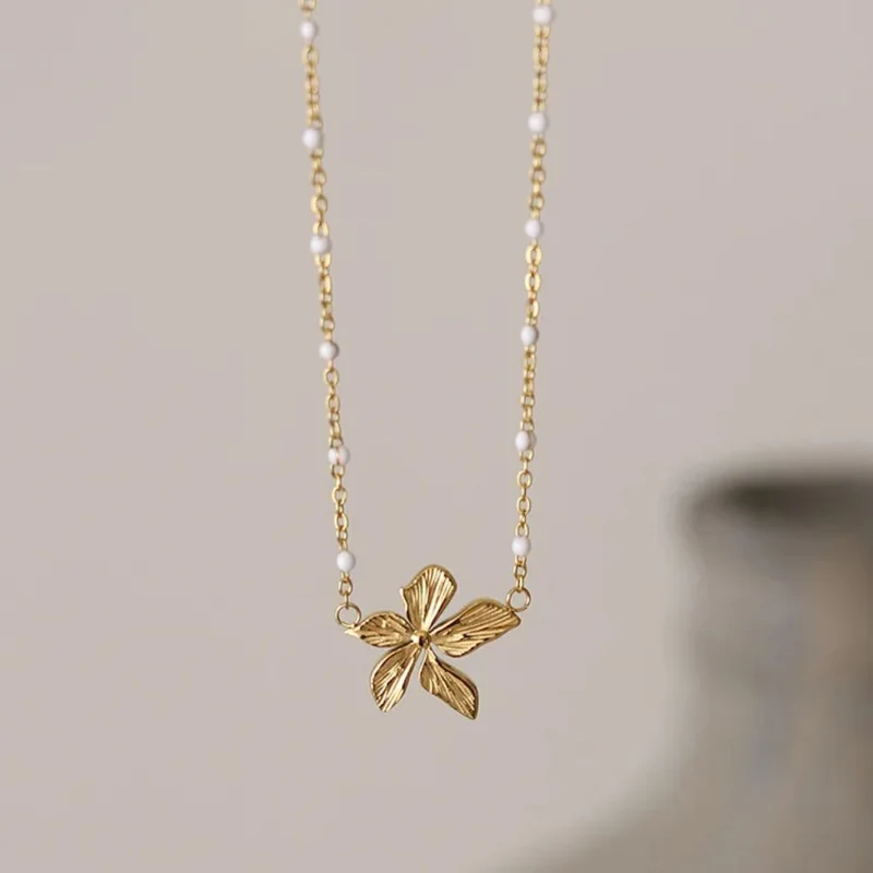 Collier Fleur Victoria