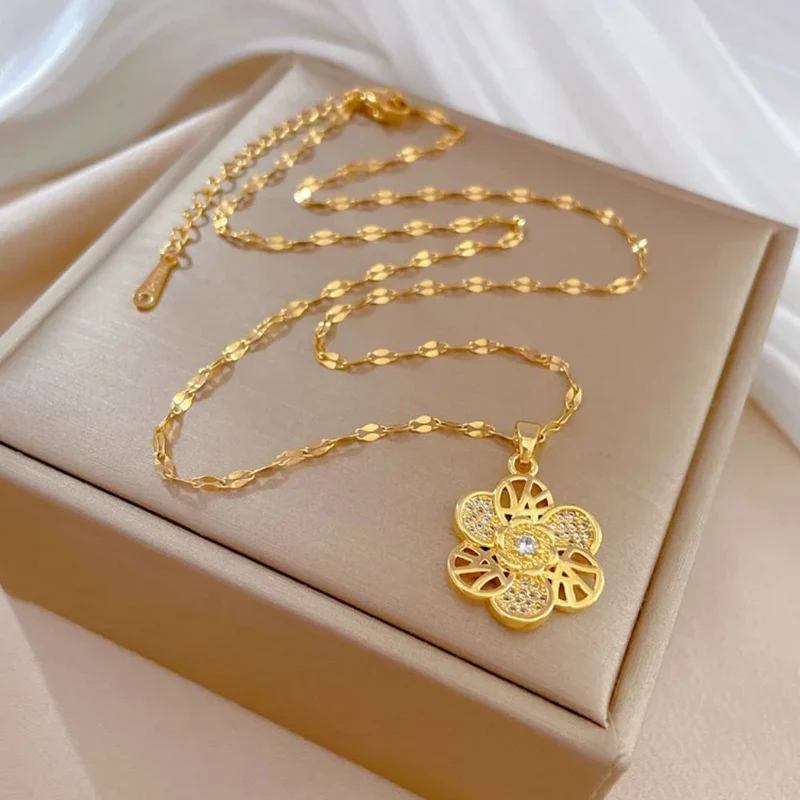 Collier Fleur Lumineux